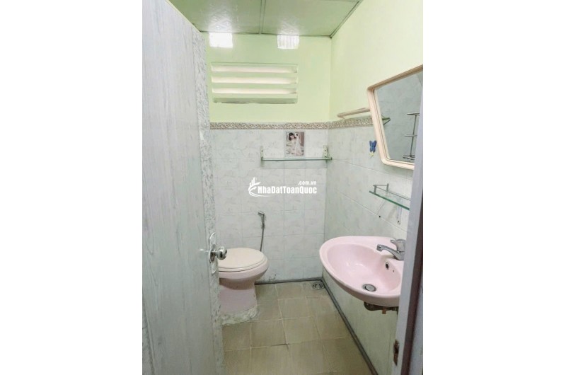 Bán nhà Phường Thủ Đức, đường Hồ Văn Tư, 110m2, 3 tầng, 4PN, sổ hồng, giá 5.7 tỷ. LH: 0933125879